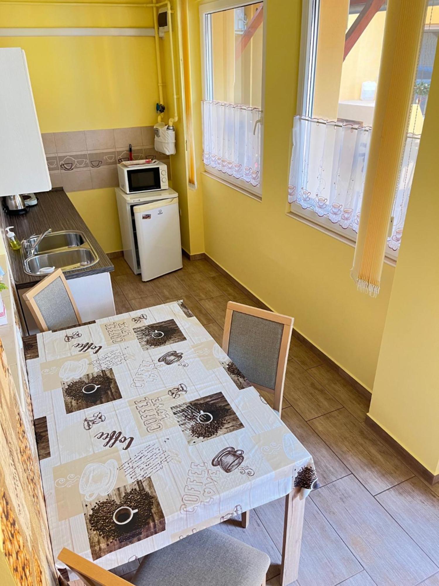 Gesztenye Apartman Mako Luaran gambar