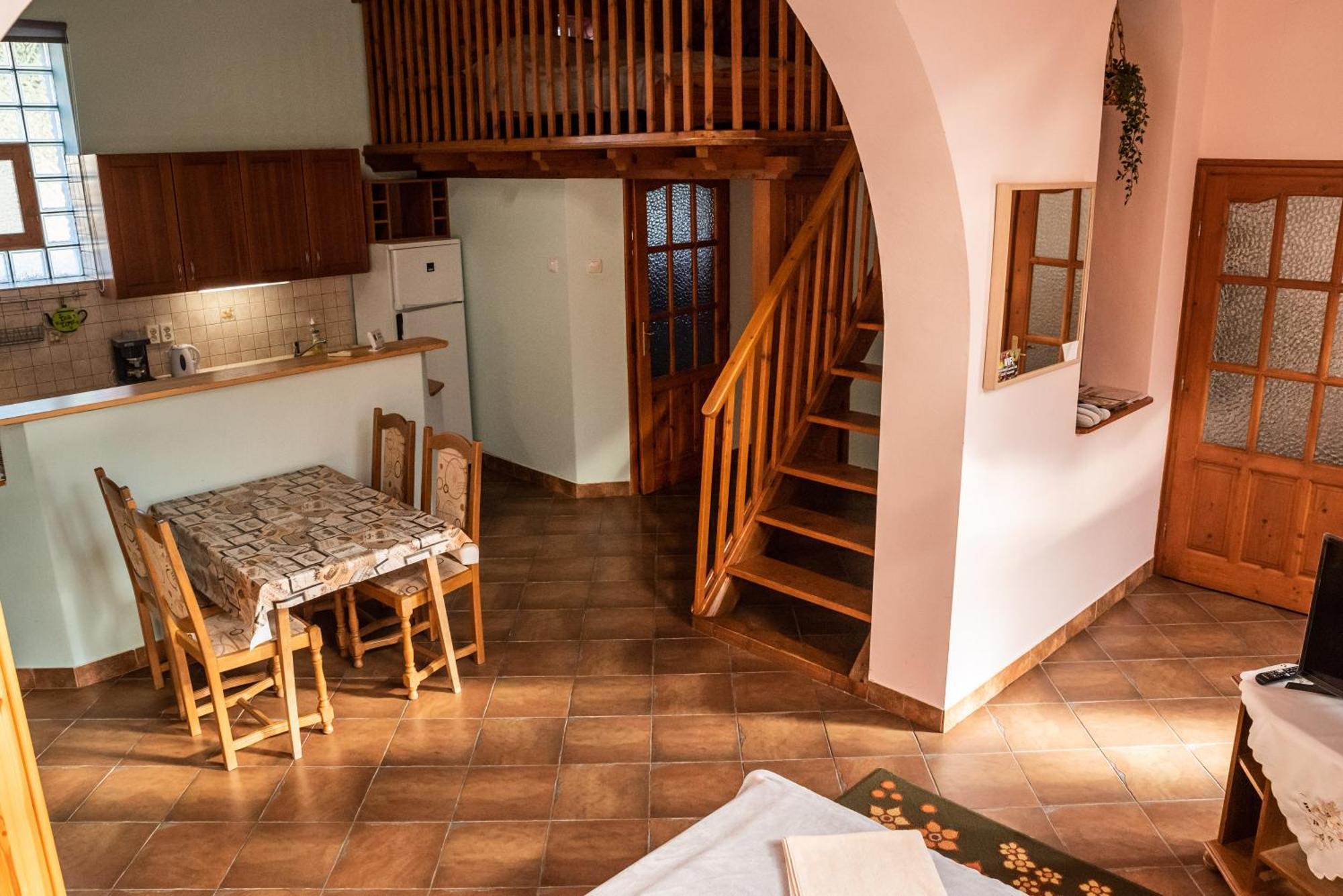 Gesztenye Apartman Mako Luaran gambar