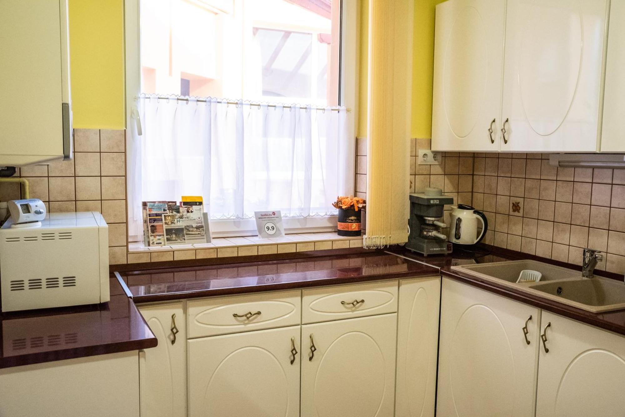Gesztenye Apartman Mako Luaran gambar