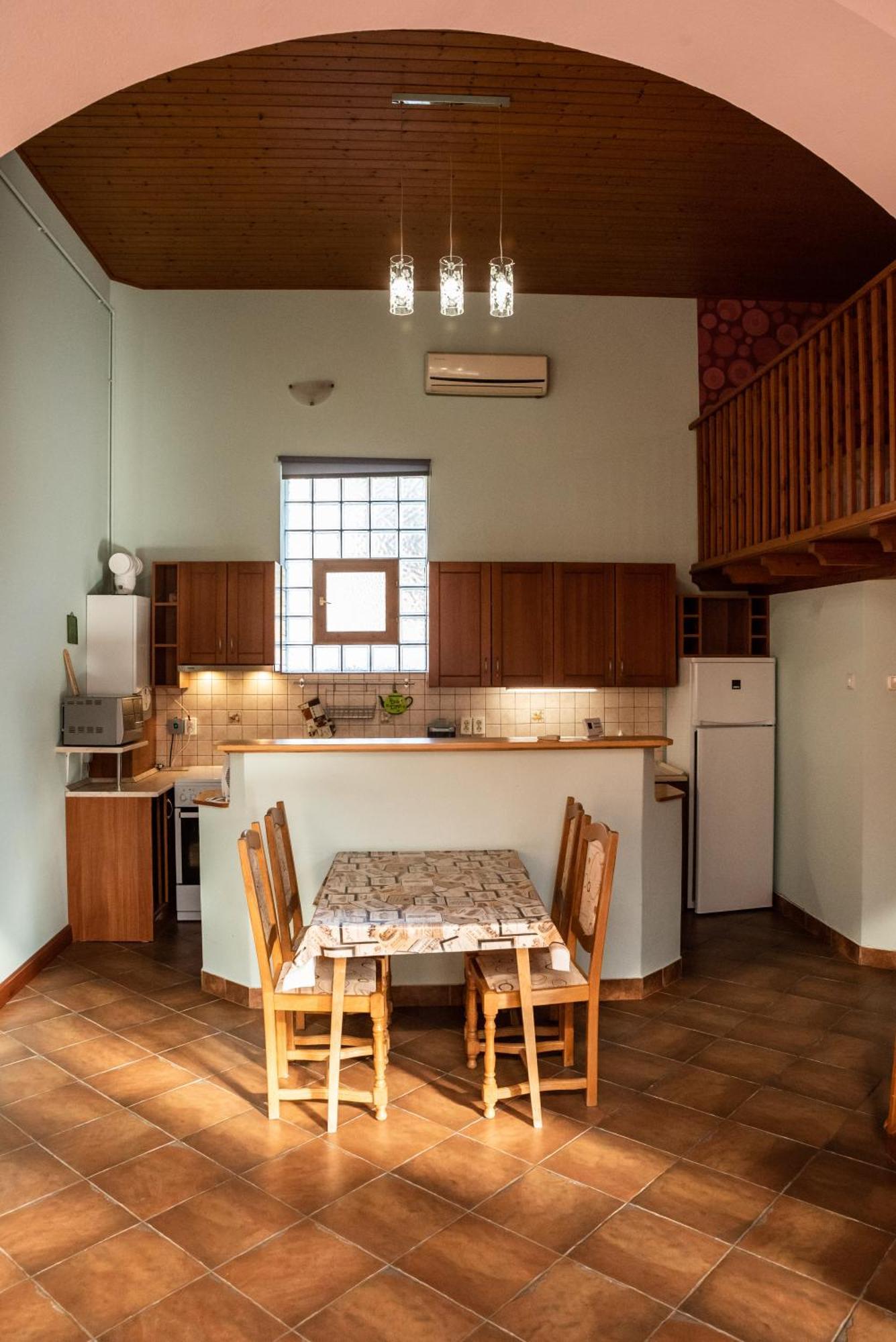 Gesztenye Apartman Mako Luaran gambar