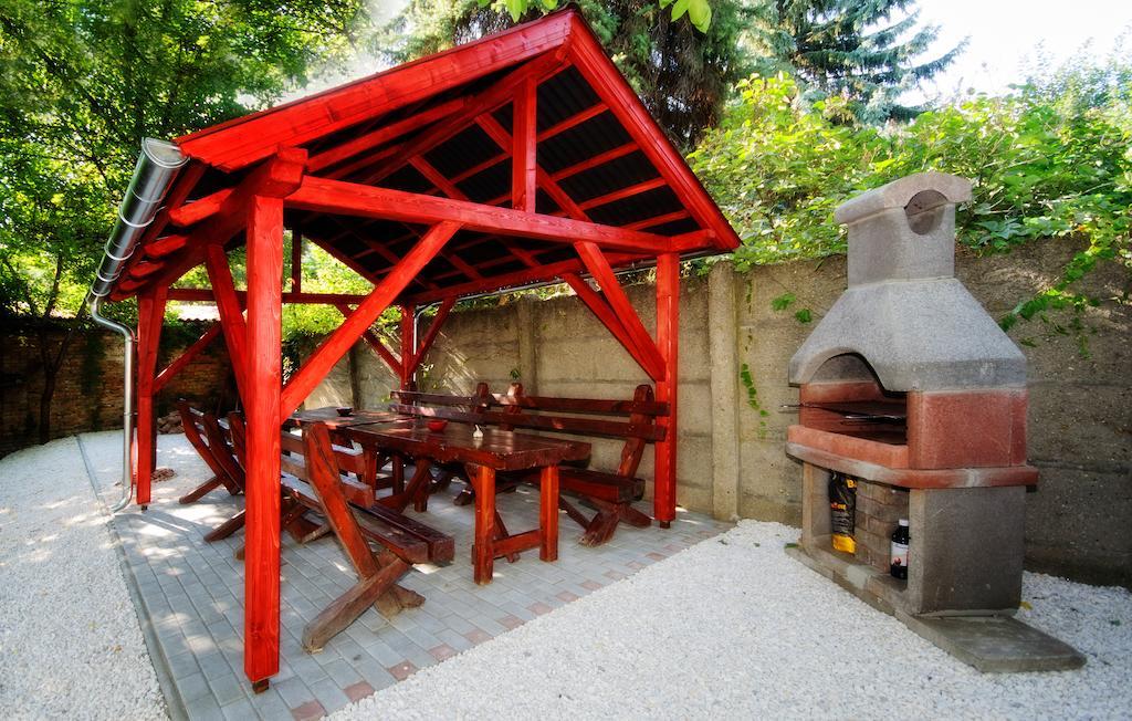 Gesztenye Apartman Mako Luaran gambar